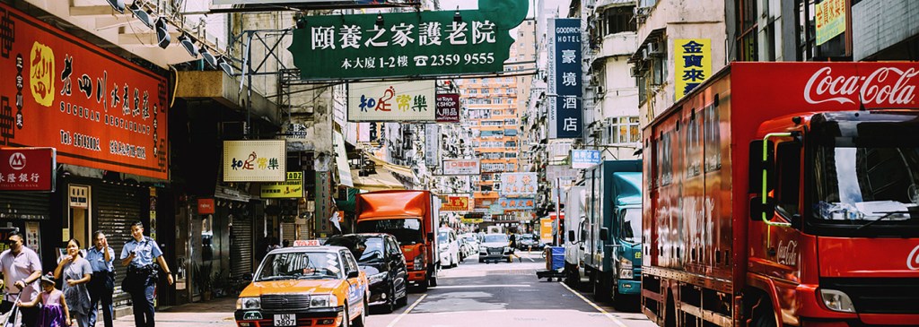 打破地域限制，一六广告给香港发光字招牌安装焕发新生